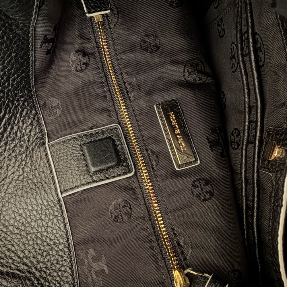 Tory Burch Berkeley Hobo Black Pebbled Leather White Trim Shoulder Bag - Picture 9 of 10
